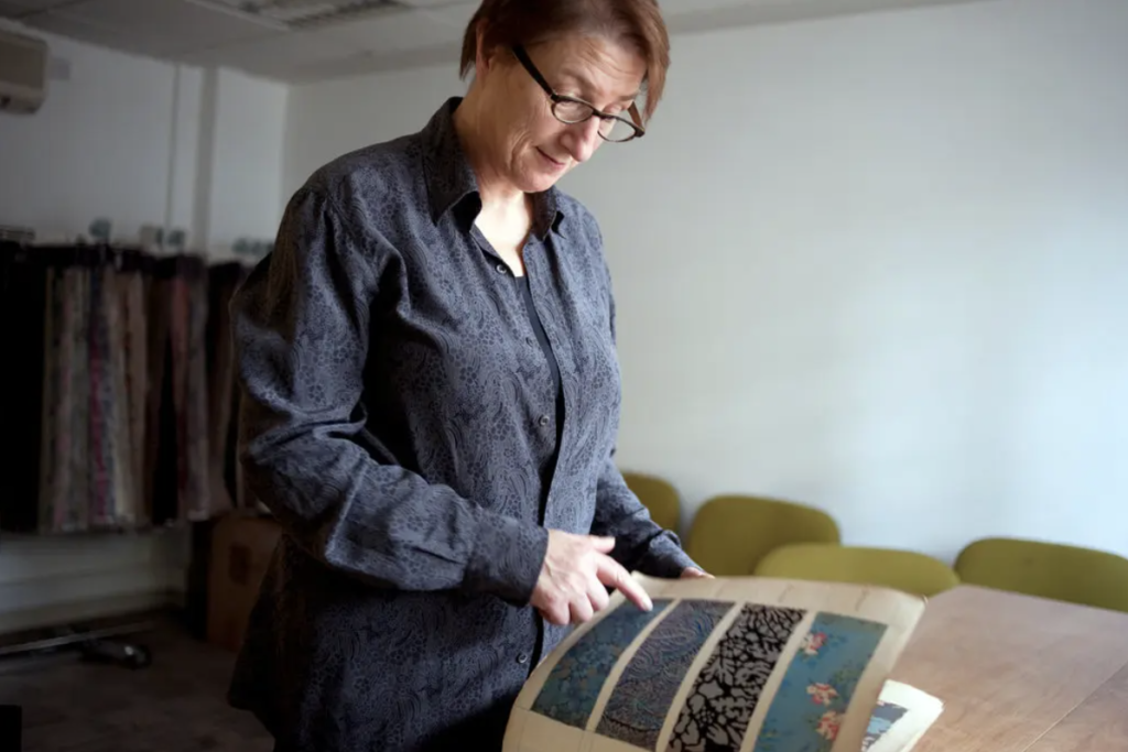 Anna Buruma, archivista del grande magazzino Liberty di Londra