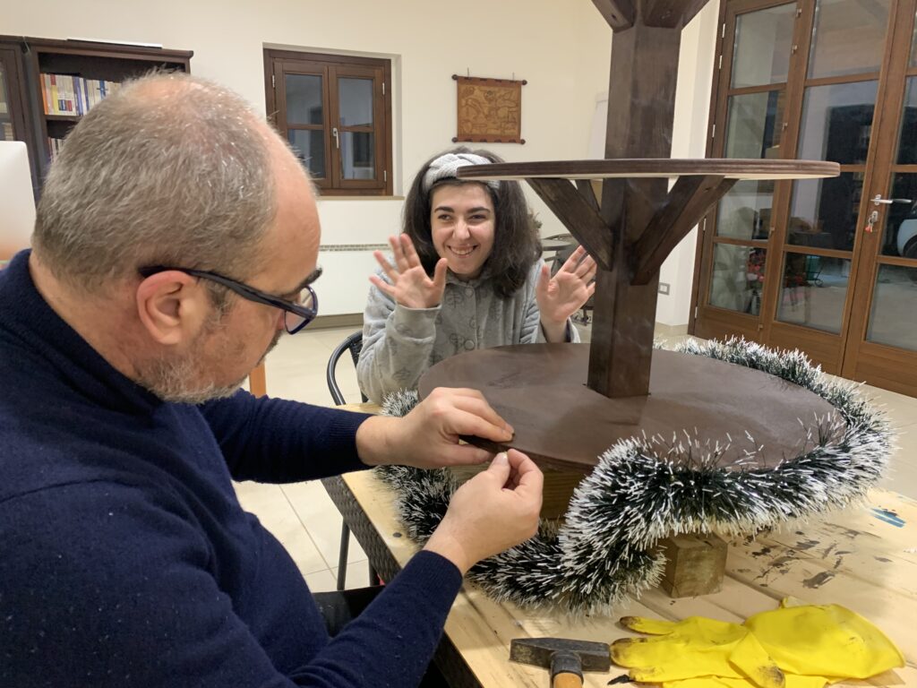 Albero Di Natale Con Presepe Incorporato Vendita Albero di Natale fai-da-te con Presepe incorporato - Carlo D'Angio