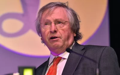 Il prof. Dalgleish dell’Università di Londra chiede lo stop ai vaccini COVID per una rapida progressione dei tumori nei vaccinati. Ma nel 2021 incoraggiava a farli